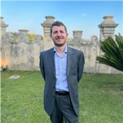 Laureato in Chimica per Chimica, Fisica e Matematica